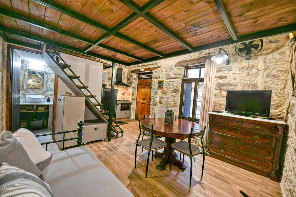 Pefkopetro Loft Chrissi Akti Chania Exterior foto